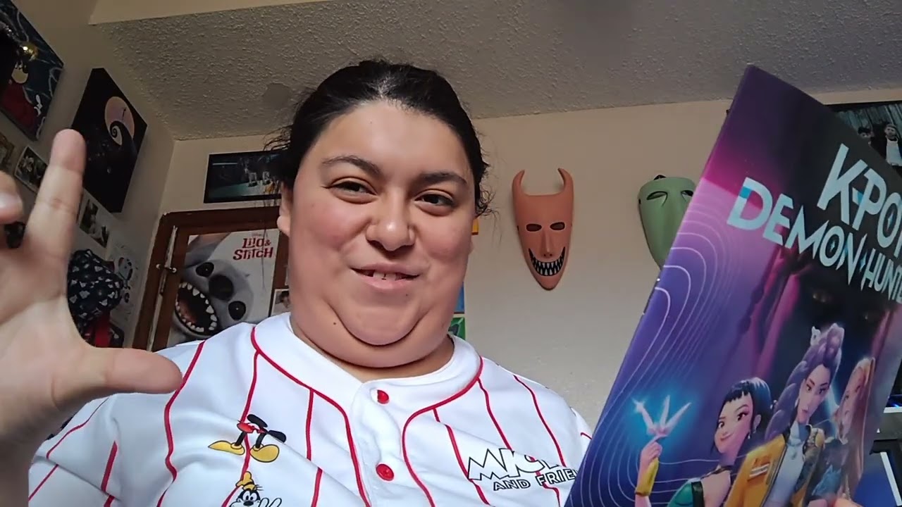 K-pop Demon Hunters unboxing 