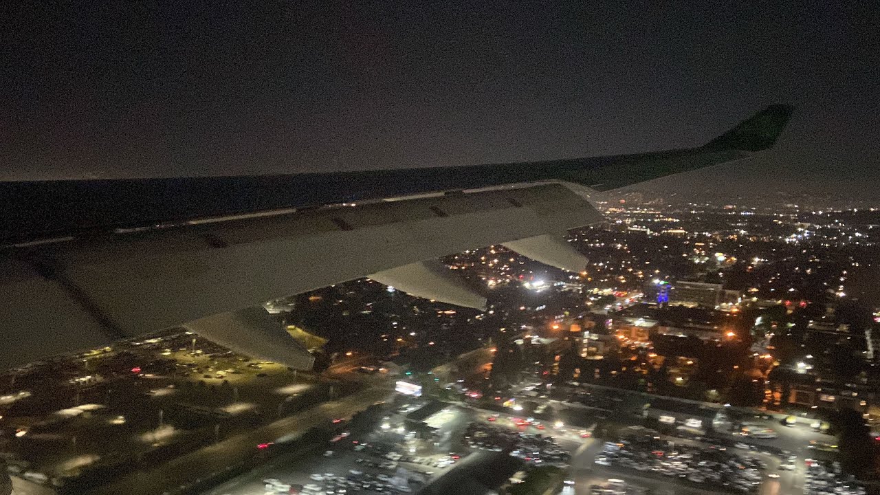 Aer Lingus Airbus A330-200 landing at Los Angeles (LAX)