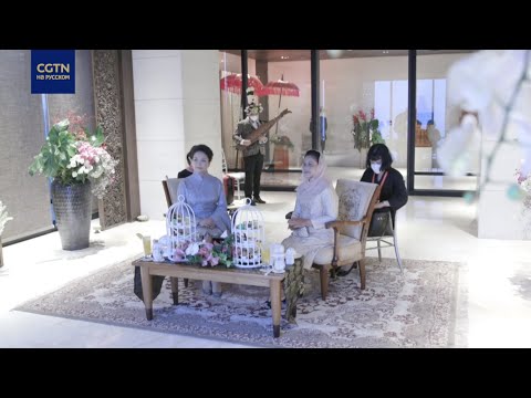 Супруга председателя КНР призвала индонезийских студентов продолжать изучать китайский язык