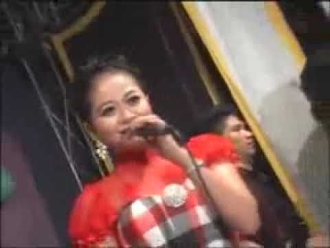 Ungu - Saat Bahagia (Kediri Live Cliqku)