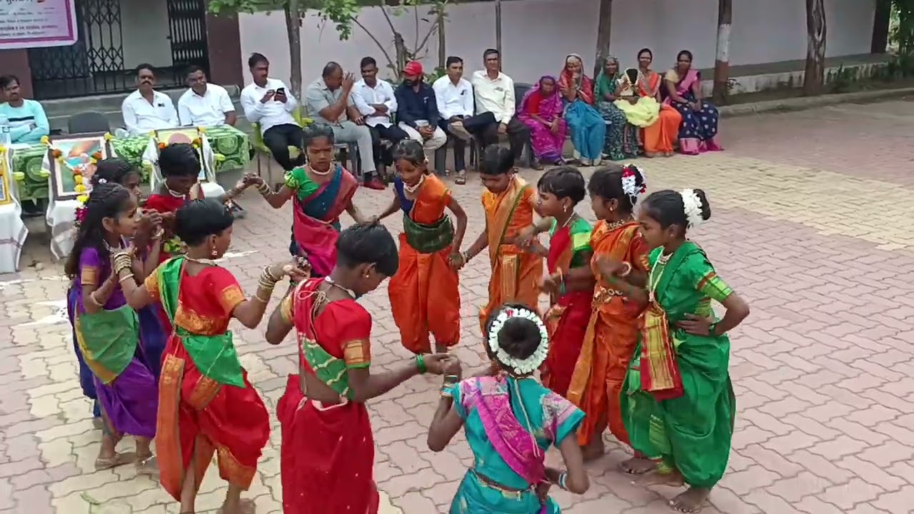 तारपा नृत्य आदिवासी दिन 