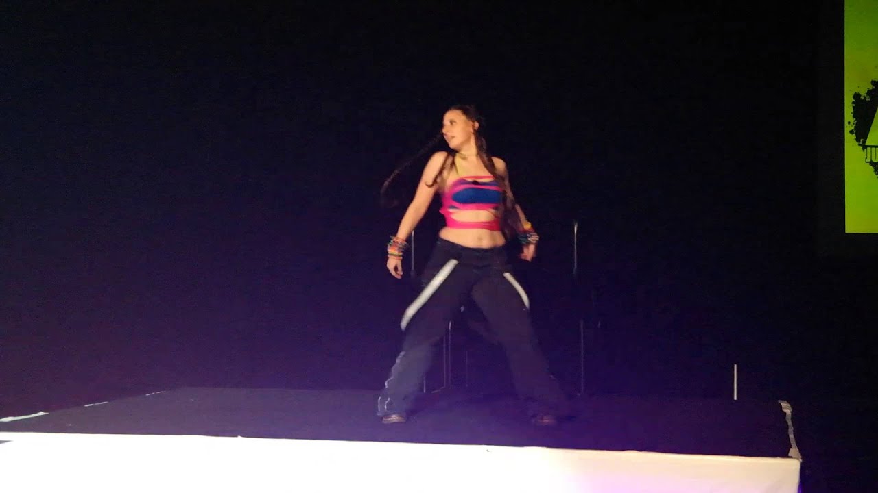 Summer Rae dancing at Metrocon Massive 2015 Saturday night - YouTube