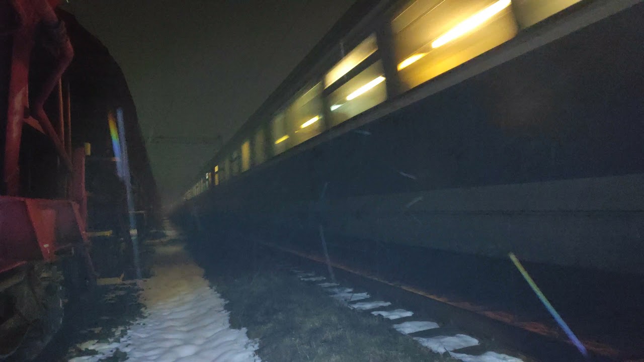 Tren IR1755 Bucuresti Nord - Suceava trece prin Galbeni cu 477-871-4 - 10.12.2021