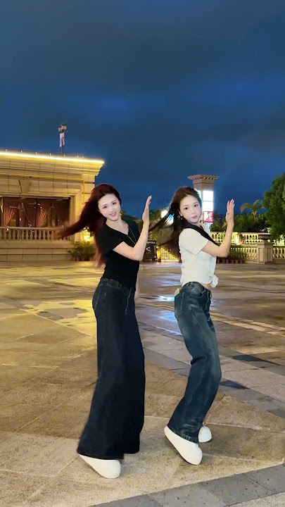 🔥 XiaoZhou's Viral Sexy Dance Short #61 | Trendsetting Moves of a Cute Chinese Girl 🚀