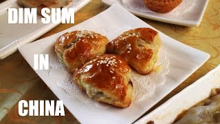 Finally got to try traditional dim sum. they eat some pretty
interesting things for "breakfast" food but all of it was surprisingly
good. the tea one ...