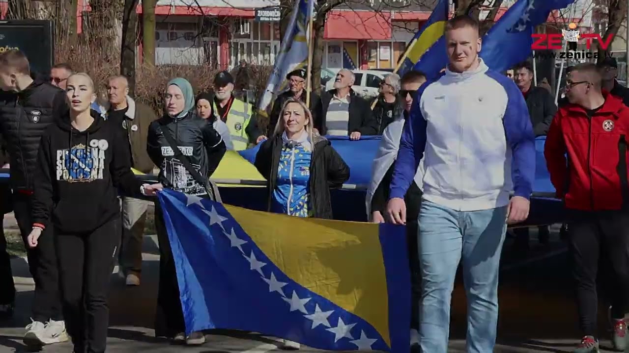 Zeničani svečanim defileom i polaganjem cvijeća obilježili Dan nezavisnosti BiH