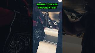 Devon Larratt touches the gauntlet #armwrestling #evwsports #devonlarratt