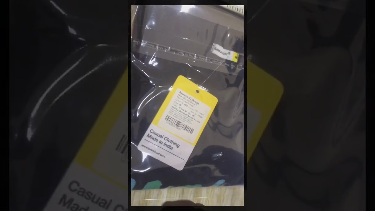 First unboxing of DESIGN OF THE DAY tee | bewakoof tees | unboxing videos | Bewakoof.com special off