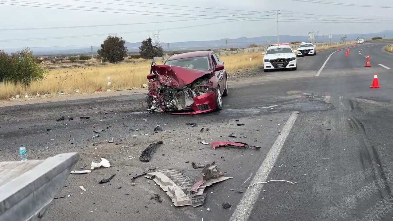 ❗🚗 Choque aparatoso en un crucero.