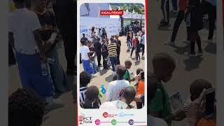 Uko byifashe kuri Kigali Convention Centre hahagurukiye amagare ku munsi wa nyuma wa #UCIKigali2025