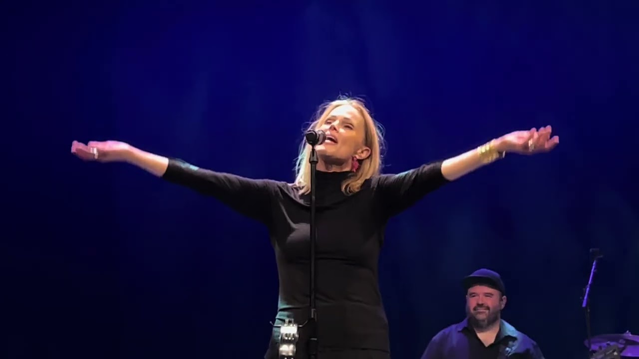 Belinda Carlisle - Heaven Is A Place On Earth (live in Newcastle 24 Sep 2024)