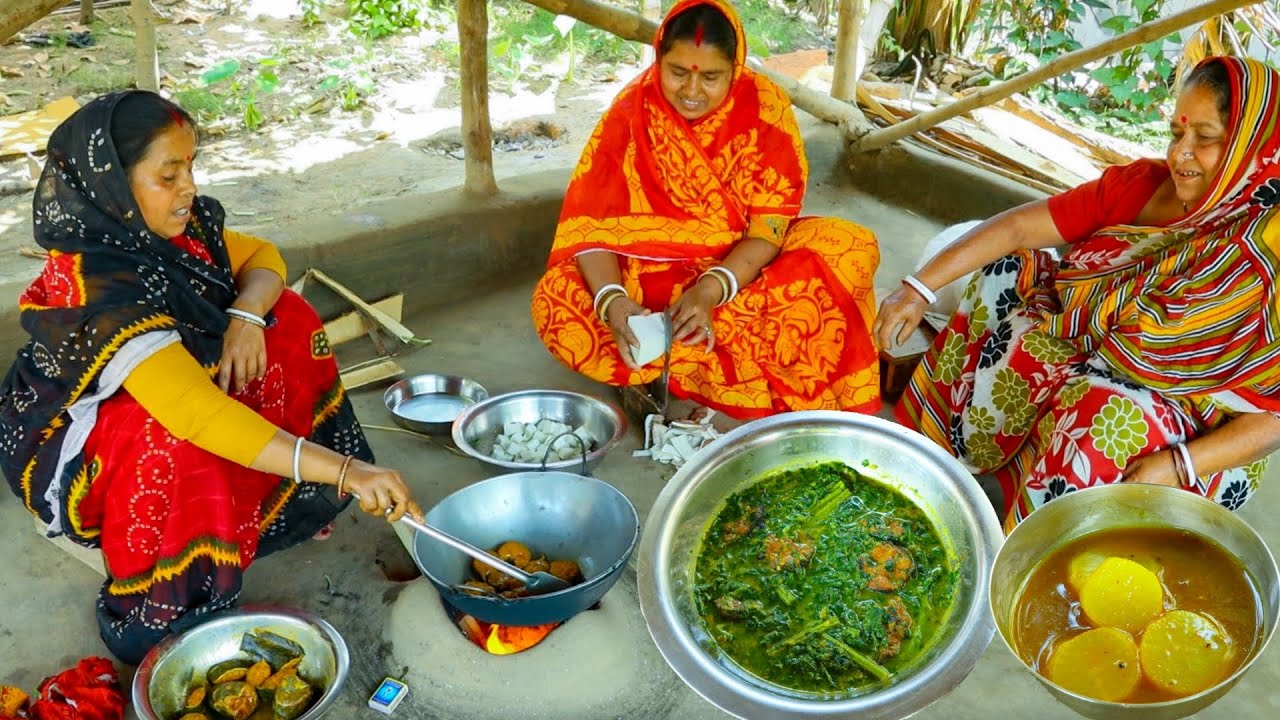 লাউয়ের ডগা দিয়ে দেশি মাগুরের ঝোল সাথে চাক চাক করে মূল কেটে টক রান্না |