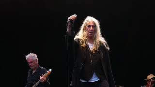 Patti Smith &amp; her Band, The Wicked Messenger (Bob Dylan), Domplatz Fulda, Germany, 16 July 2022