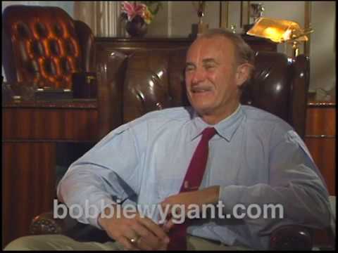 Video: Dabney Coleman Neto vrednost: Wiki, poročen, družina, poroka, plača, bratje in sestre