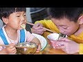 媳婦摘一籃子莧菜，煮一盆米飯湯，寶寶吃飯的樣子太逗了 | Amaranth rice noodle soup. It's delicious