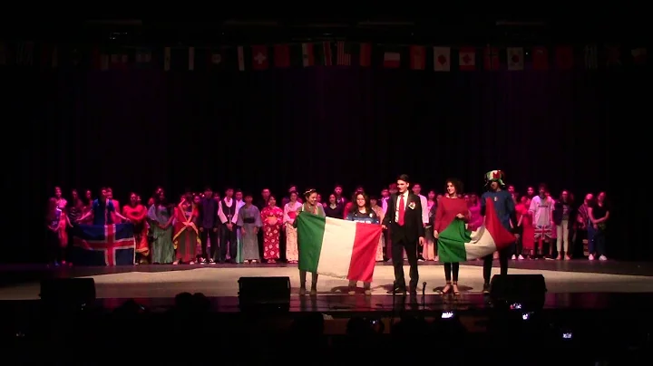 WWHS INTERNATIONAL NIGHT 2018 01 IntroFashionShow