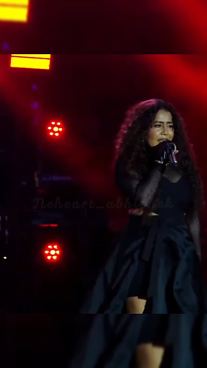 Saki saki re 😍🔥 #liveconcert #live #concert #dance #sakisaki #shortvideo #nehakakkar #neha