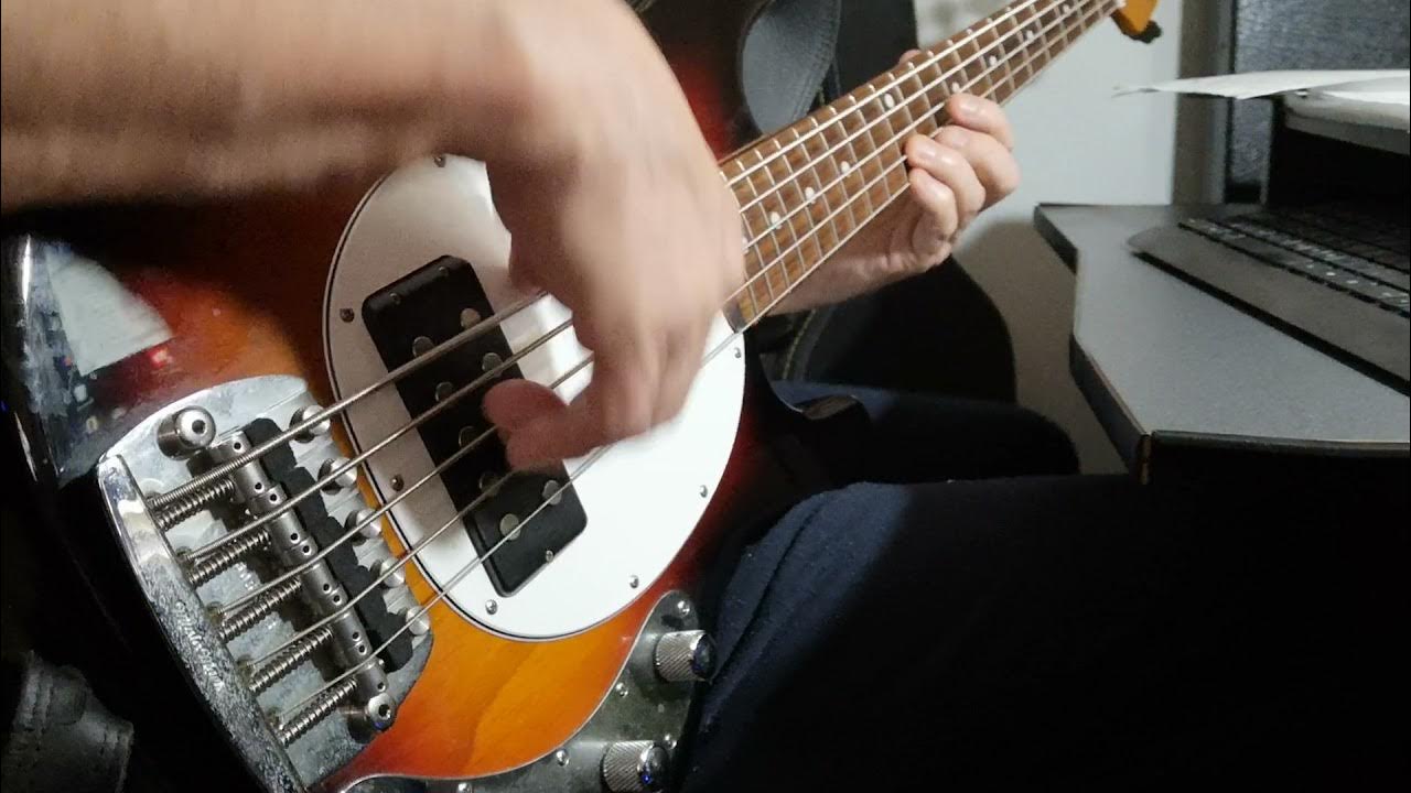Ricky Don't Lose that Number bass cover by Fred Jansohn - YouTube