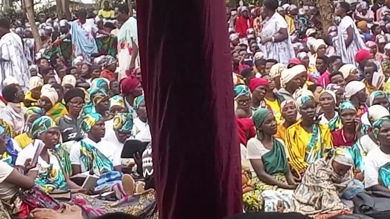 Indirimbo cantique mugikorane : MANA turaguhimbaza twemeye yuko uri umwami