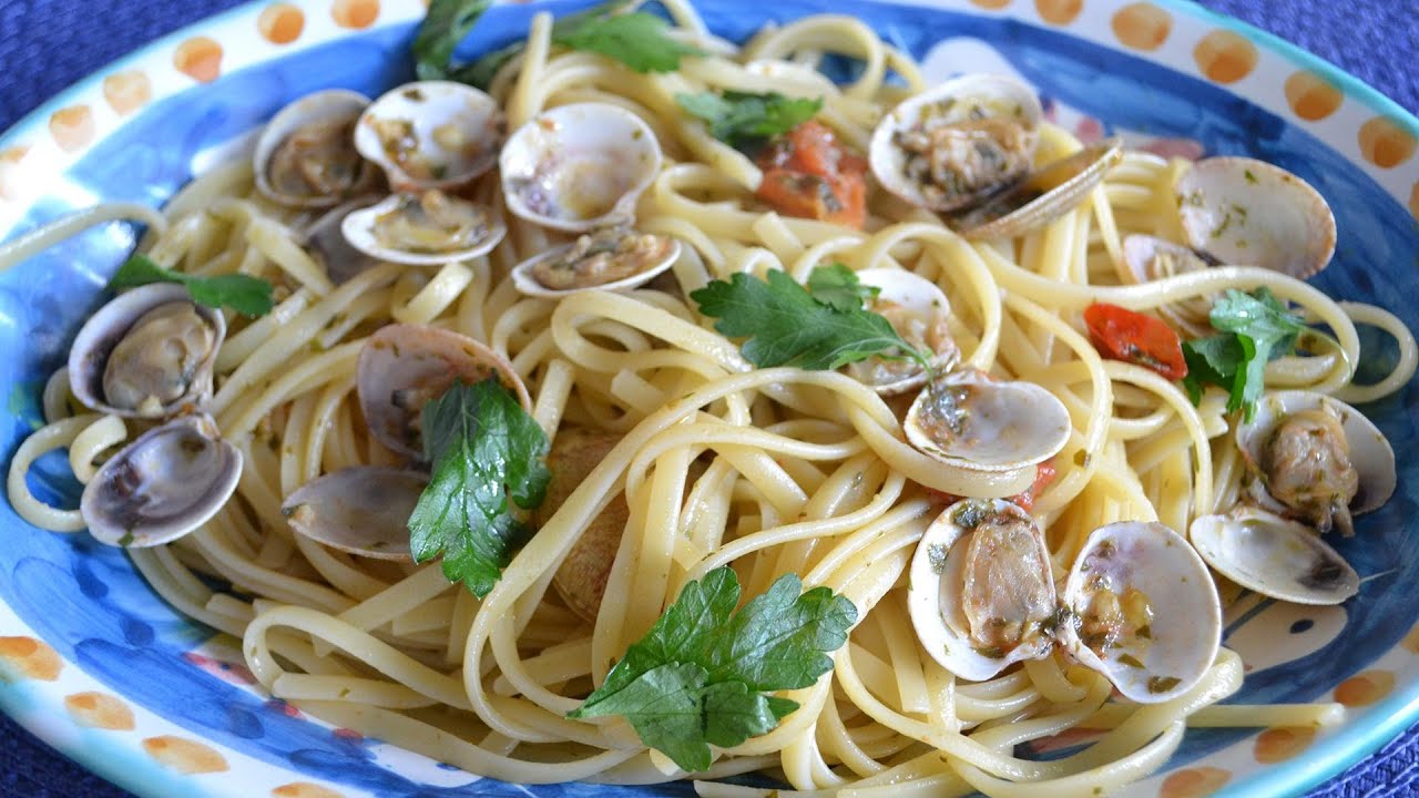 How To Make Linguine con Vongole | #StayHome With Rachael | Rachael Ray Show