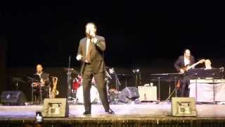 Benny Friedman Singing Mi She'Maamin Lo Mefached at the Jerusalem Theater