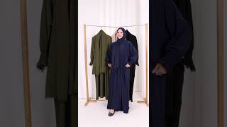 Kendinden Şallı Elbise Kod 8007. Dubai Kumaştırön Yaka Fermmuar Detaylıdırkendinden Şalıdır.