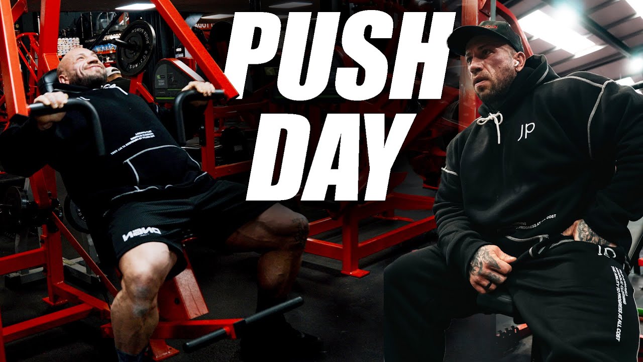 12-я неделя межсезонья: тренировка для наращивания огромного грудного пресса.