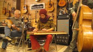 Babaganoush playing Laz Bar at Hilltop Studio with guest musician Finn Juhl