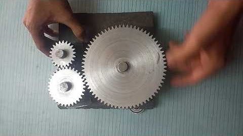 Reverse gear mechanism for in handicap person