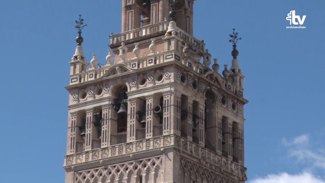 Campanas de la Giralda llaman a rezar en casa (16-03-2020)