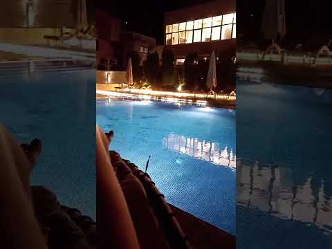 #shorts #asmr #youtubeshorts #feet #barefoot #legs #pool
