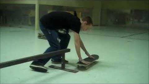 How to do Frontside Lipslides with Jake Kelley