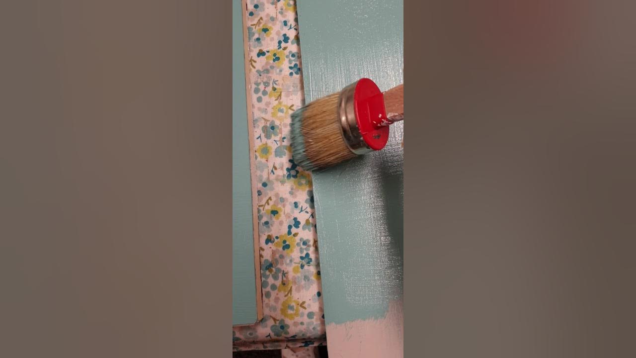 How to reduce brush strokes with chalk paint YouTube