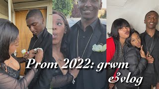 We’re Back!! So come to prom with us !