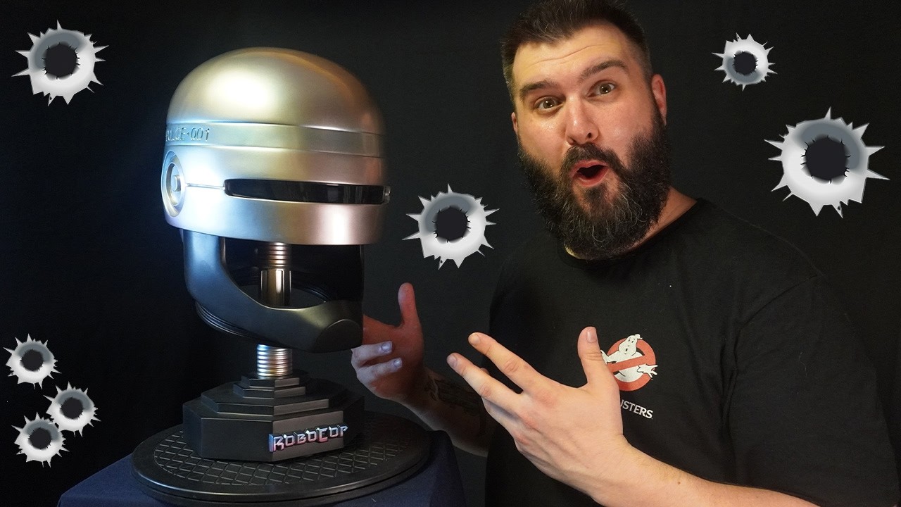 RoboCop 1:1 Scale Helmet Replica by Hollywood Collectibles? An