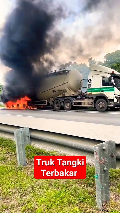 Truk Tangki Terbakar#shorts #truck #excavator #shortvideo #beko #trailer #herichannel #bus
