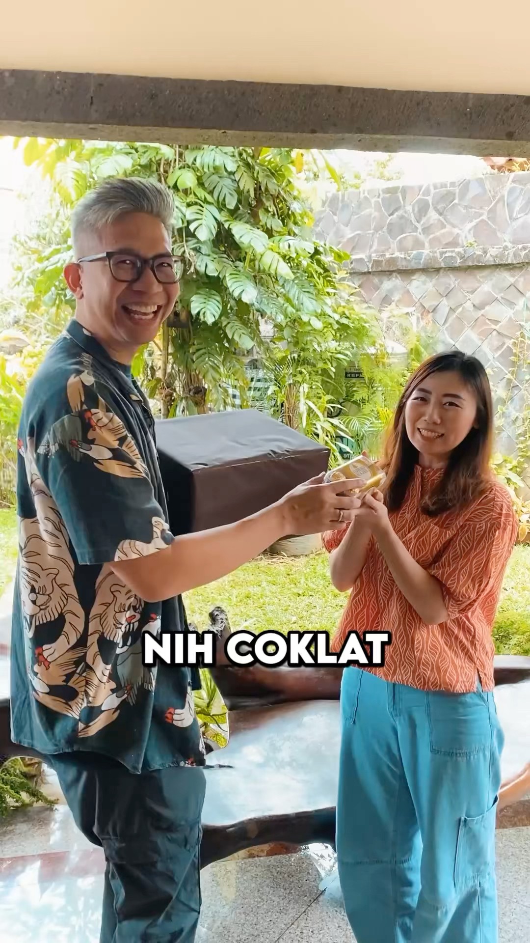 KASIH COKLAT DAN KADO VALENTINE KE ISTRI!!