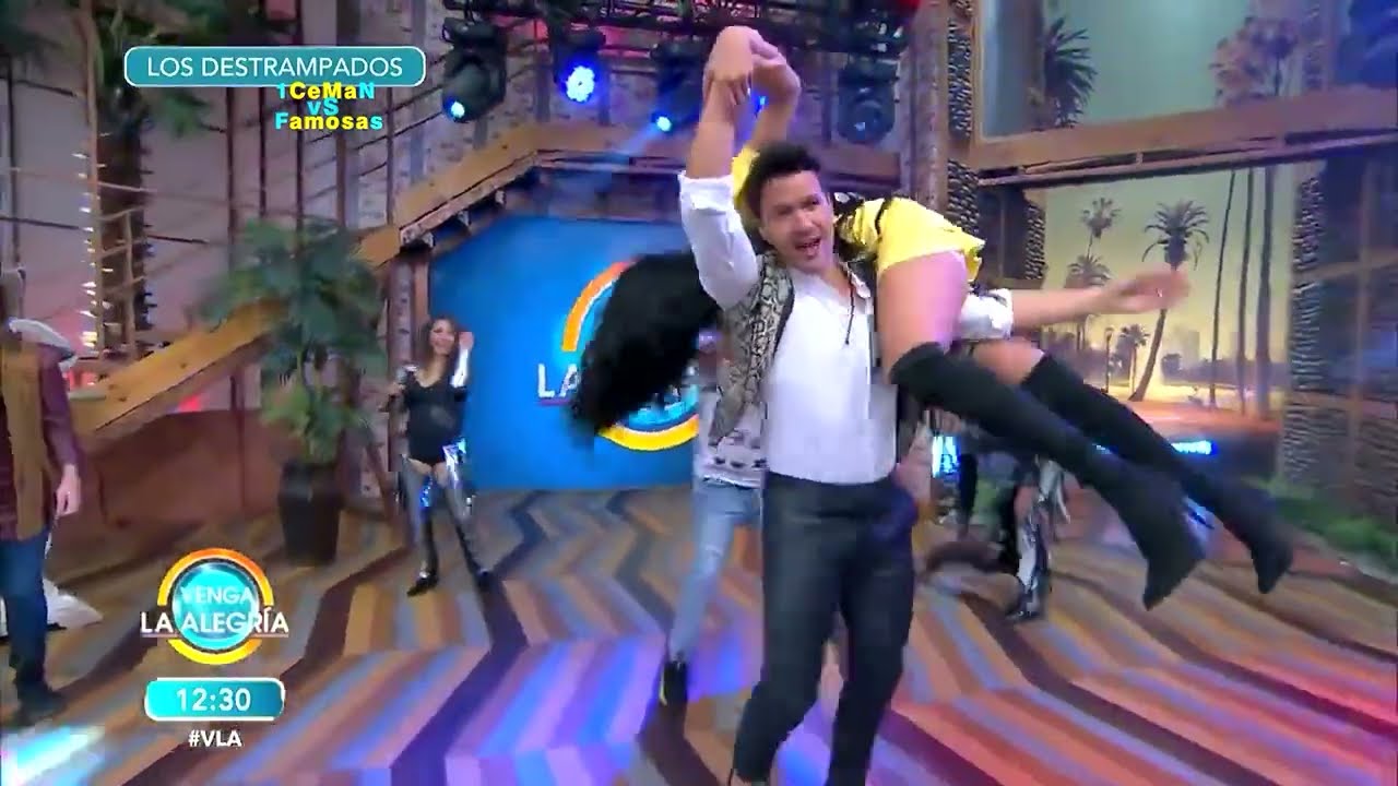 Krystal Sil vestido amarillo ups