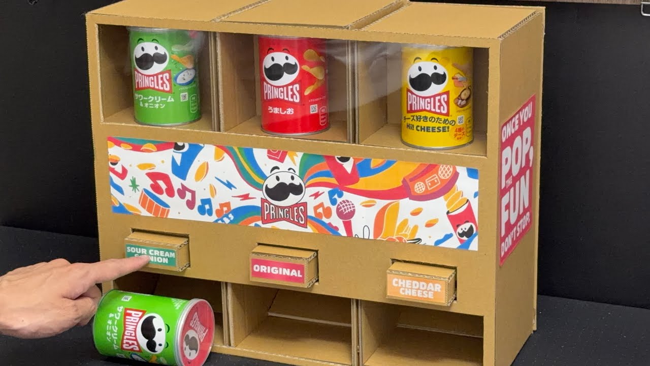 How to make PRINGLES vending machine. DIY Cardboard Craft.