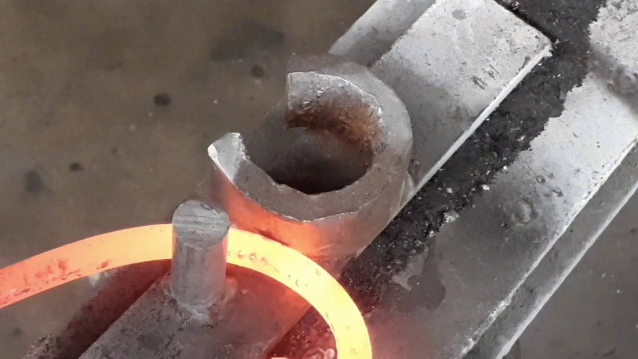 Forgiatura elemento in ferro battuto