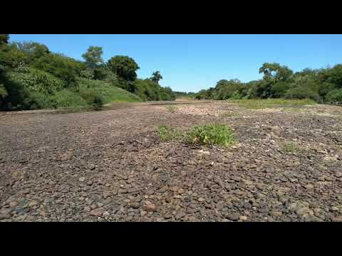 Estiagem: Rio Pardo seca na localidade de Rebentona, em Candelária