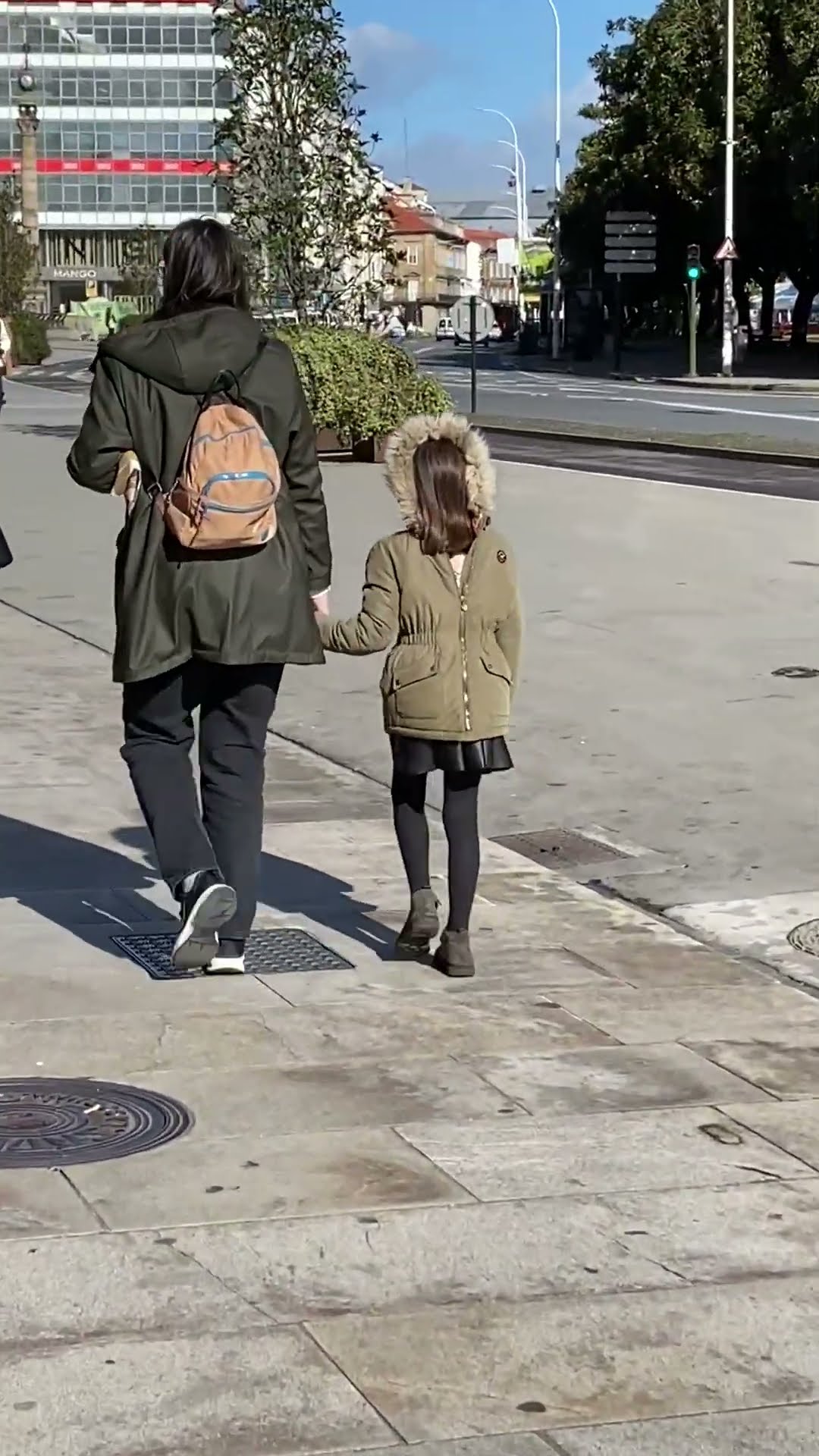 Girl Spotted Wearing Her Jacket Backwards || ViralHog