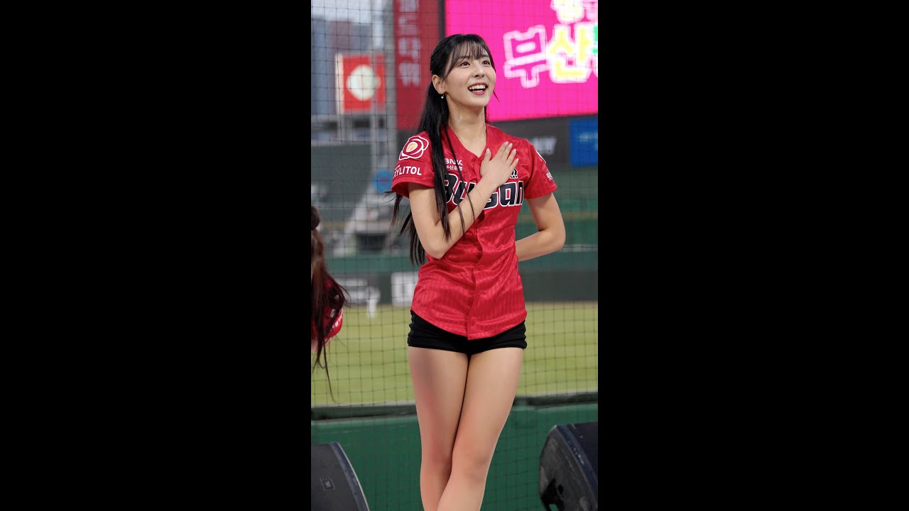 롯데 자이언츠 치어리더 목나경 (LE SSERAFIM - EASY & Smart, 240419)