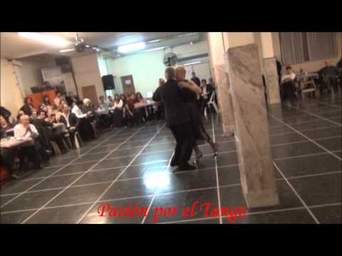 MARIA SILVIA MUCCI y ALFREDO JUAN ALONSO Bailando el vals MI NOVIA DE AYER en FLOREAL MILONGA
