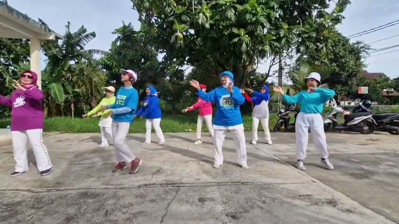 GEMU FAMIRE || MAUMERE || Line Dance Queen