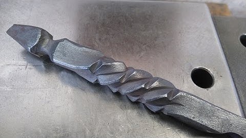 Blacksmithing - forging a one-piece, fixed blade knife - with "gator skin" twist and pommel - part 1