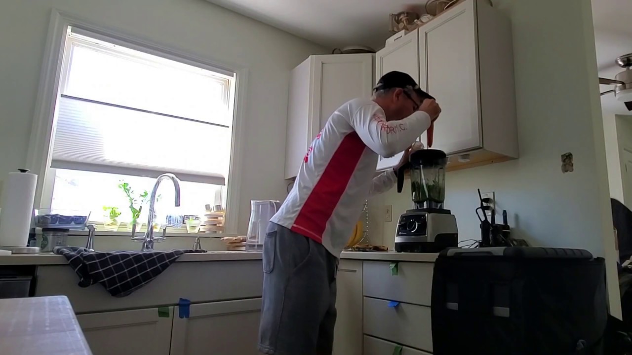 Marc makes a green smoothie