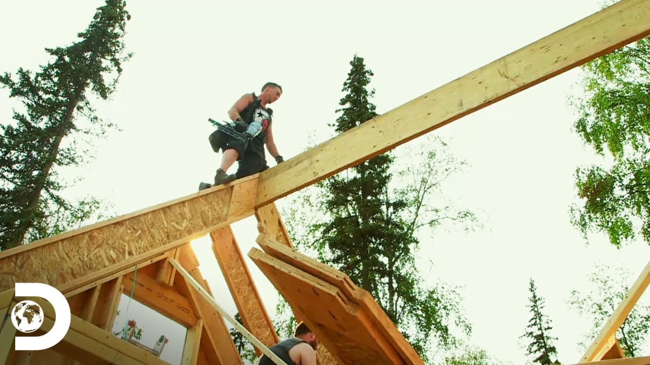 Construtor escapa de uma queda mortal e agora vai para uma segunda tentativa| Construções no Alasca
