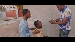 Gad sak rive de neg nan f frekan ak komandan Klike nan deskripsyon pouw ka fin gade res la