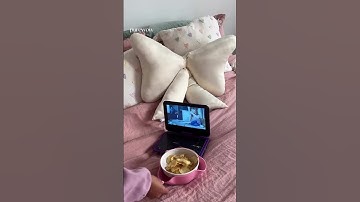 Would You Use a Portable DVD Player? #2000s #nostalgia #carriebradshaw